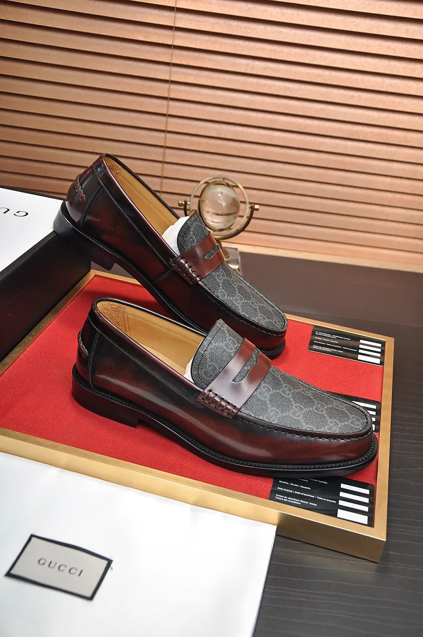 Men's shoes💰560💶Italy's top luxury men's shoe giant (GUCCI) (Gucci) (full cowhide lining) new arrival🍃Original European style🔰 Pleasant to the eye😍In order to make the shoes more durable and non-deformable🌀The production continues to follow traditional methods but there is still no lack of innovation💪Choose original sheepskin for the leather♻️ Smooth and natural And extra bright ⭐Made of imported cowhide, the first choice of rich people 38-45 (45 customized)